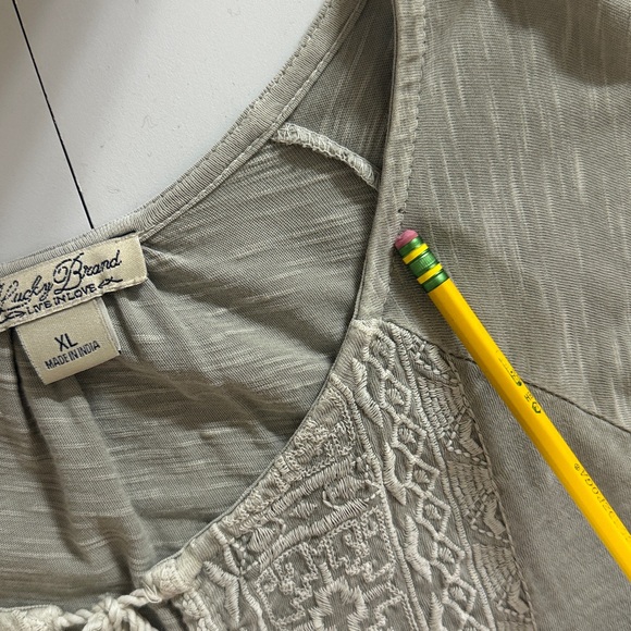 Lucky Brand Women's Embroidered Light Gray Boho Peasant Style Blouse - Picture 16 of 16